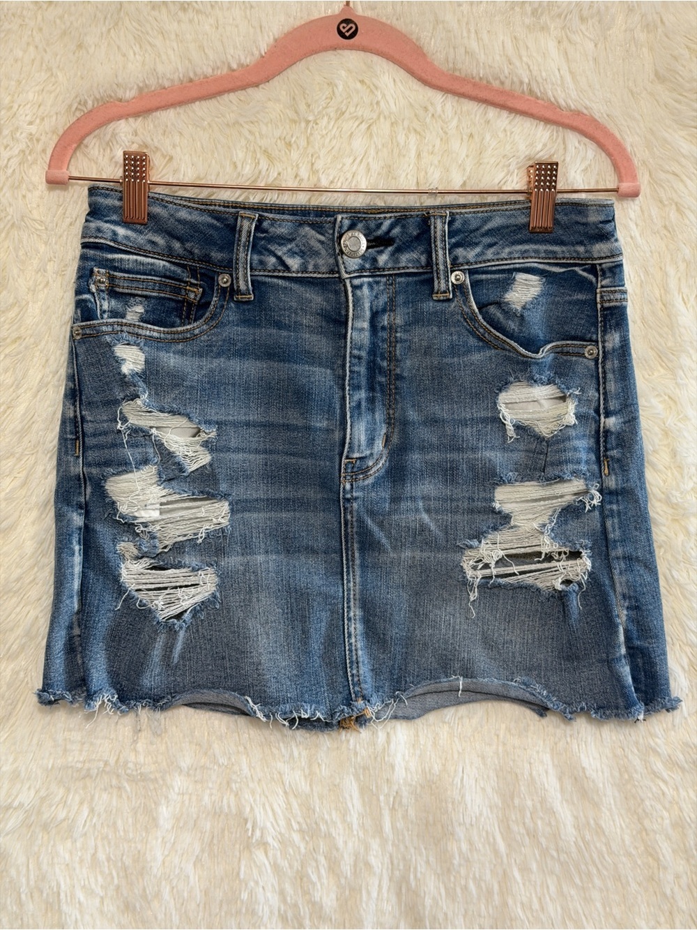 American Eagle Womens Distressed Denim Mini Skirt 8 Grunge Raw Hem Stretch Jean